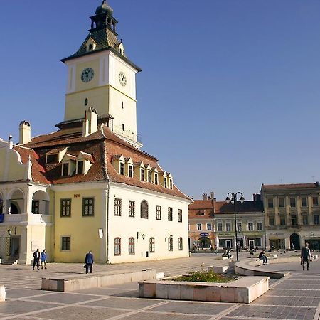 Brasovapart Piata Sfatului Luaran gambar
