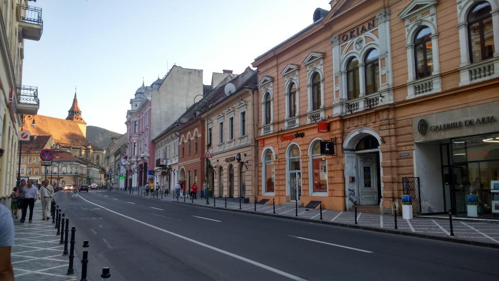 Brasovapart Piata Sfatului Luaran gambar
